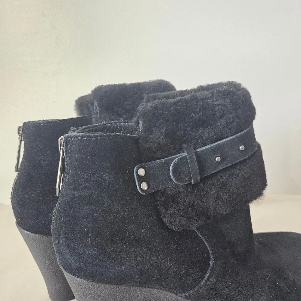 UGG Antonia Wedge Heel Bootie Ankle Boot Black Suede Sherpa Warm Winter Size 9